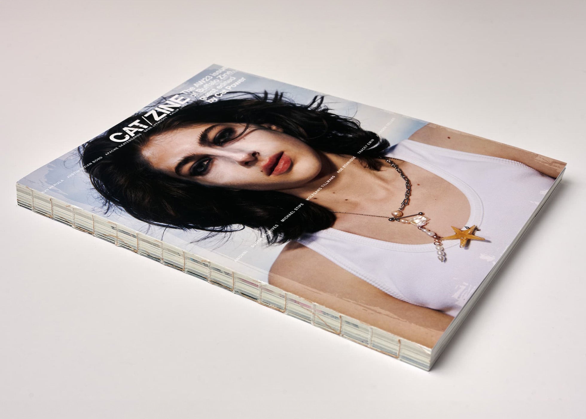 Hover ISSUE 18: BUFFALO/POWER (AW’23/24)